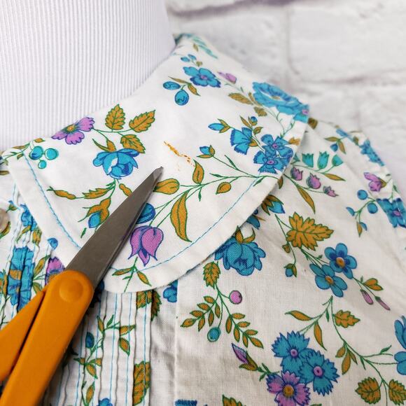 Vintage 1970s Sheath Dress Blue Floral Peterpan Collar Shirred Neckline Fits XS - Picture 4 of 13